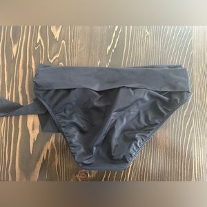 ⚡️(3/$15). Venus tie swim bottoms.  Black.